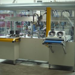 automaticke lepeni plstennych krouzku foto